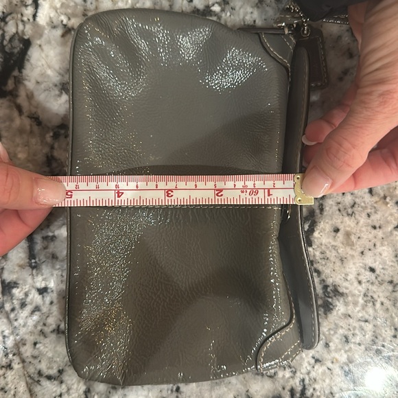 Coach mini clutch with wrist strap - Picture 6 of 7